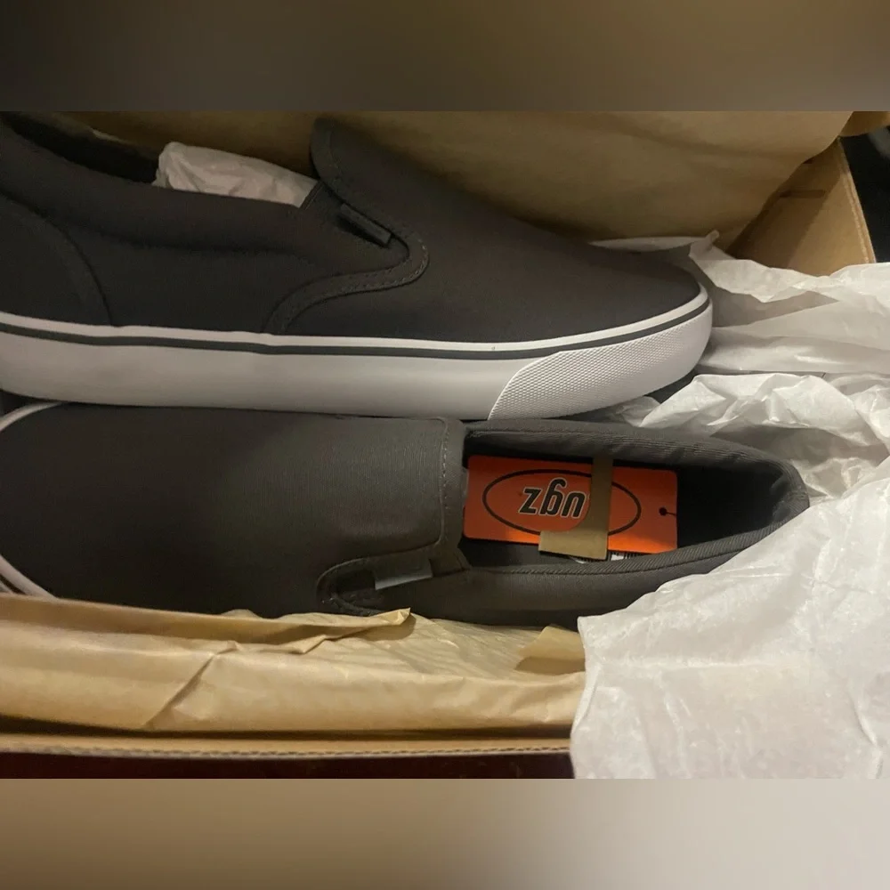 Lugs Gray Slip-On‎ Sneakers!
